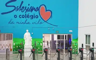Catraca com reconhecimento facial em escola